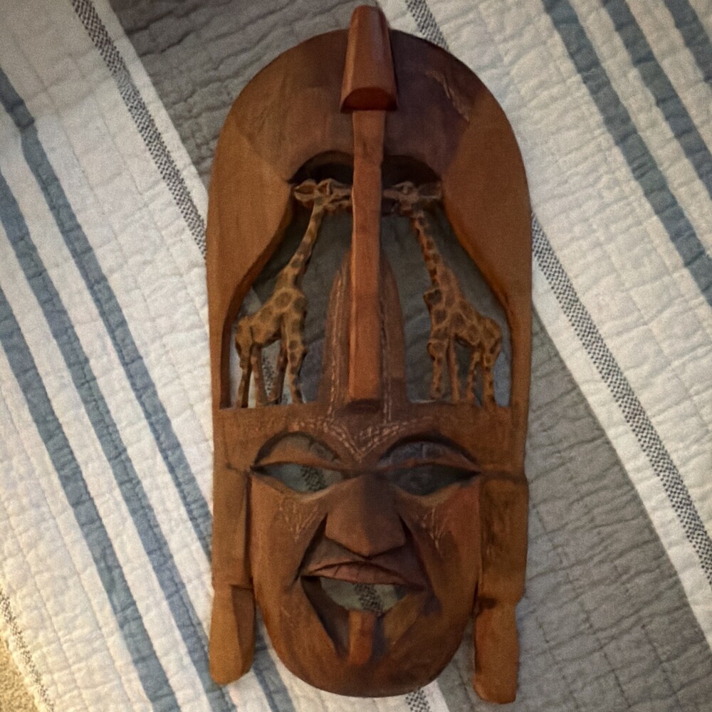 DISNEY Wooden African Style Mask Wall Decor w/ Giraffes